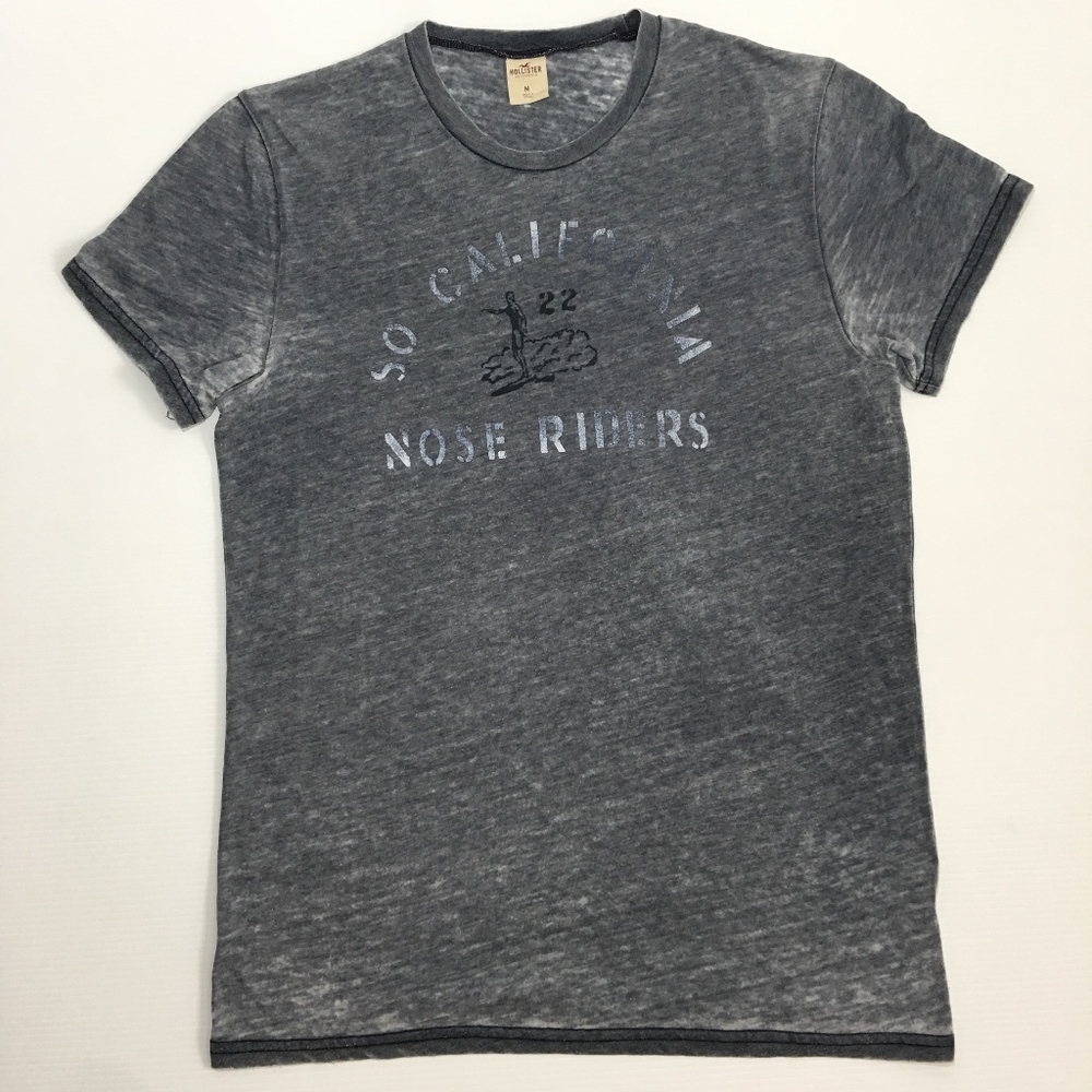 HOLLISTER GRAPHIC T-SHIRT SIZE MEDIUM